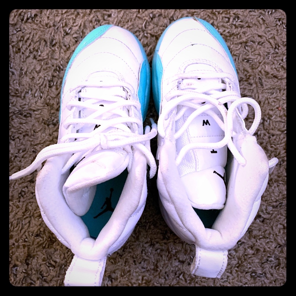 Toddler girls Nike Jordan sneaker size 10.5